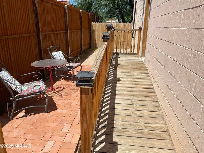 Foto del edificio - 2825 N Alvernon Way