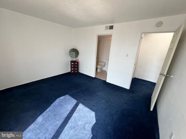 Foto del edificio - 3531 Forest Ln