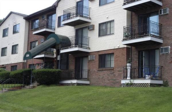 Foto del edificio - 124 Mammoth Rd