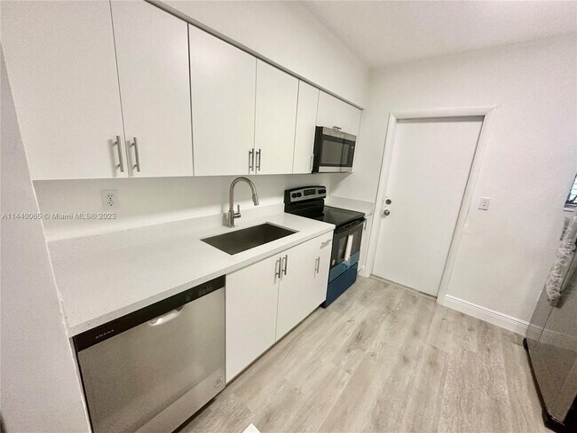 Foto del edificio - 1533 NW 53rd St