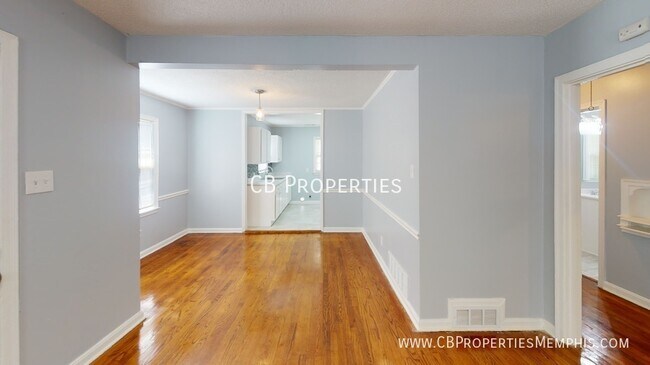 Foto del edificio - 1234 Robin Hood Ln