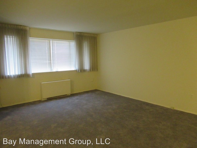Building Photo - 2 br, 2 bath House - 3737 Clarks Lane #107
