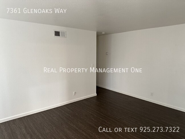 Foto del edificio - 7361 Glenoaks Way