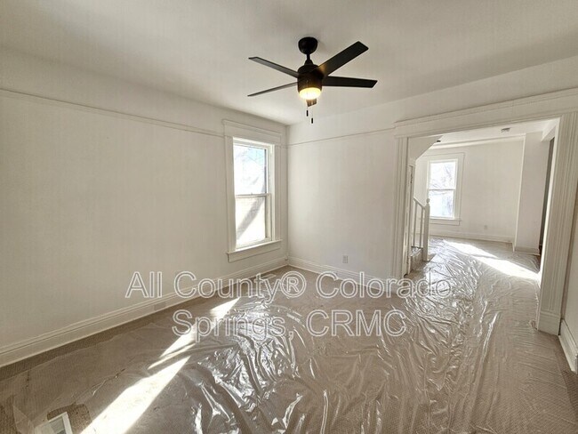 Building Photo - 1023 W Kiowa St