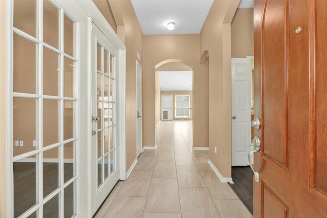 Building Photo - 10822 Oak Acres Dr