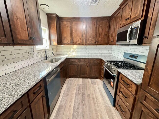Foto del edificio - 305 S Louisiana Ct