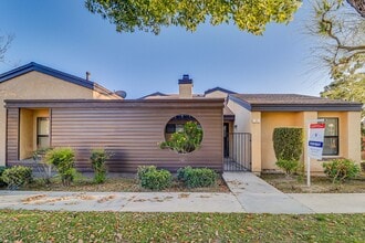 Building Photo - 5500 Lennox Ave