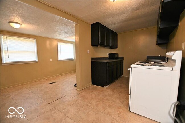 Building Photo - 2044 Olive St