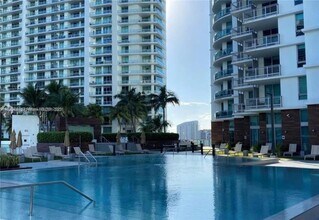 Building Photo - 350 S Miami Ave