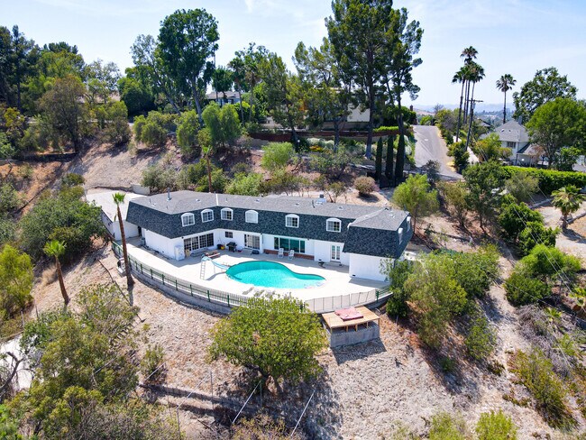 Building Photo - 4932 Casa Dr