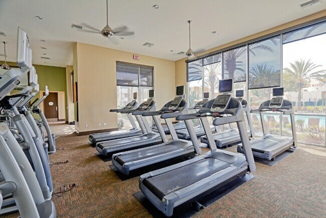 Foto del edificio - 13021 Central Ave