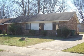 Building Photo - 4520 Lilly Ln