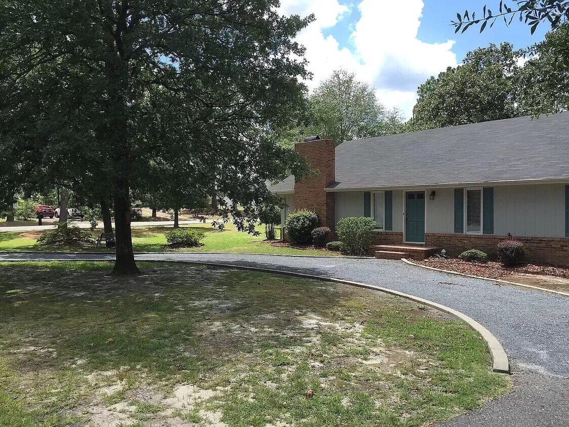 2090 Longleaf Dr W, Pinehurst, NC 28374 House Rental in Pinehurst, NC
