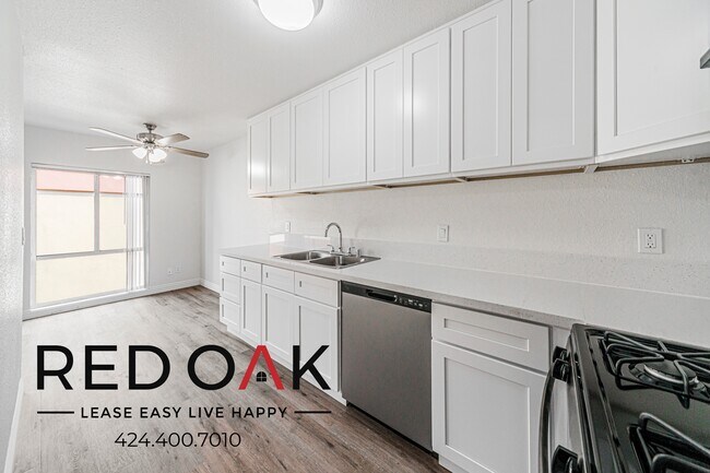 Foto del edificio - 17830 Sherman Way