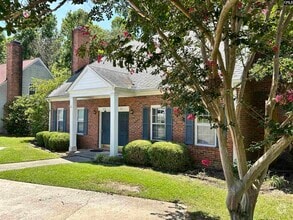 Building Photo - 911 Hulon Ln