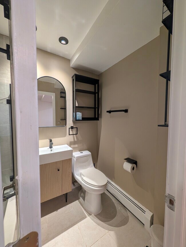 Foto del edificio - 6361 N Paulina St
