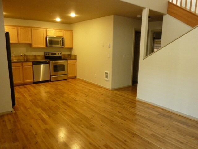 Building Photo - West Side Condo