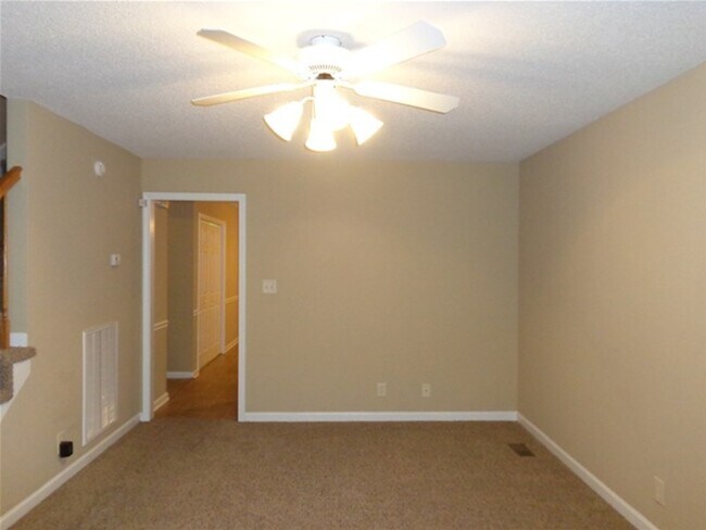 Building Photo - 2067 Blakewood Pl