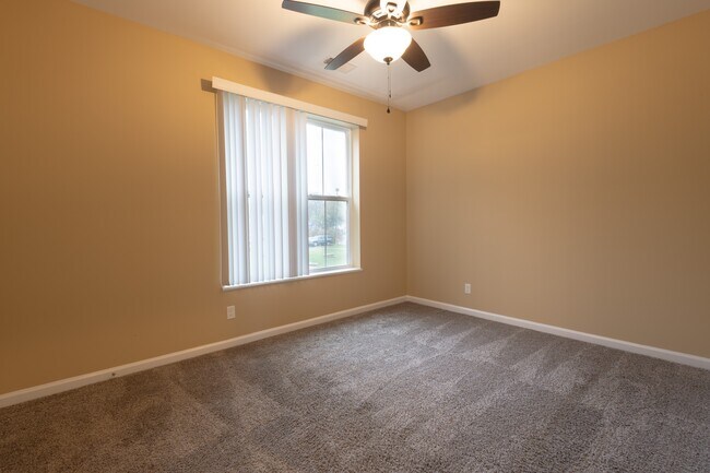 Foto del edificio - Montgomery Apartments