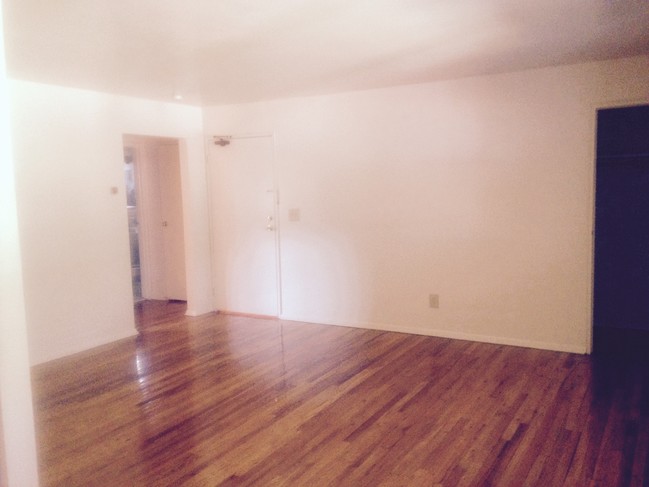 Building Photo - 54 N Franklin Tpke