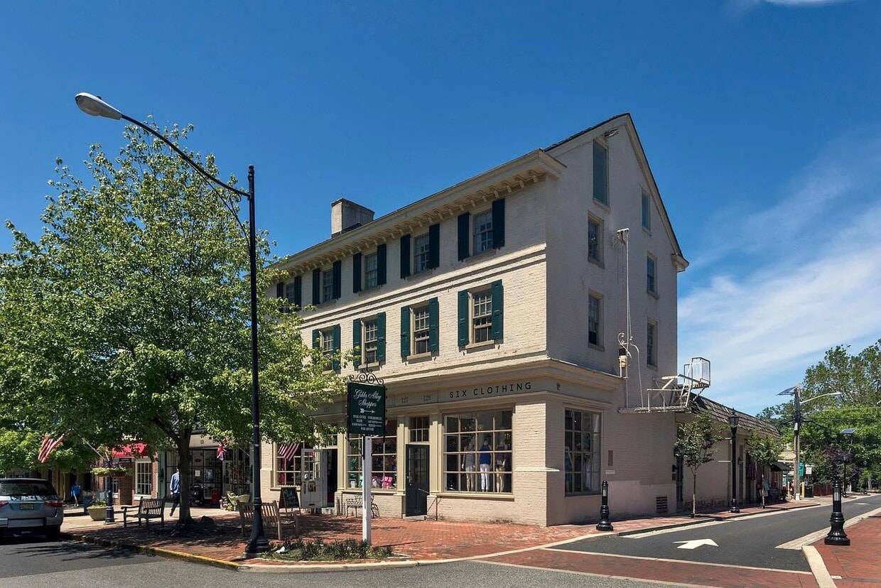 Apartment is in the center of downtown Haddonfield! - 2 Mechanic St (Haddonfield, NJ)