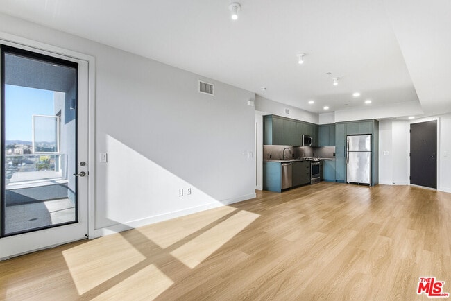 Building Photo - 10601 Washington Blvd