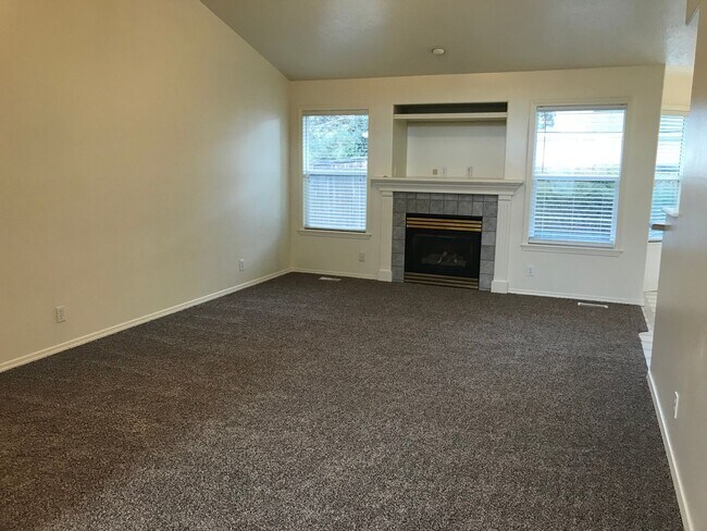 Building Photo - Amazing Work From Home Office & Parks/Walk...