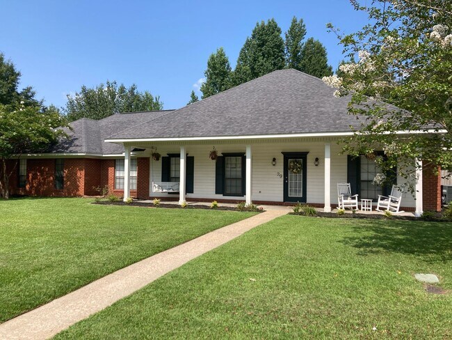Building Photo - Southern Charmer close to the base