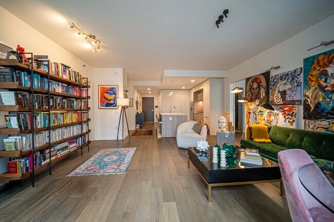 Foto del edificio - 211 N Harbor Dr