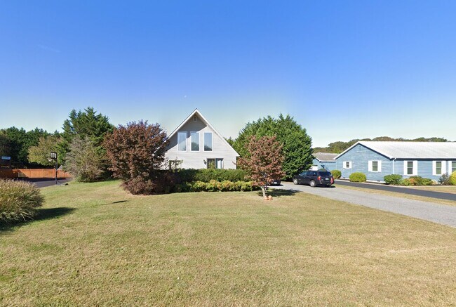 Foto del edificio - 14 Dartmouth Dr