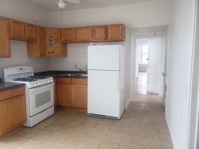 Foto del edificio - 3645 W Armitage Ave