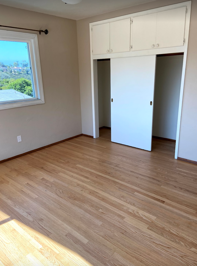 Building Photo - 4972 Campanile Dr