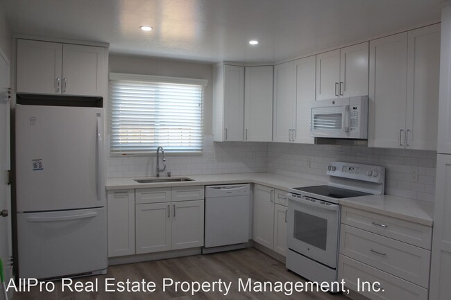Building Photo - 3 br, 2 bath House - 39143 Yosemite Way