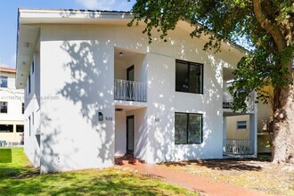 Building Photo - 531 Menendez Ave