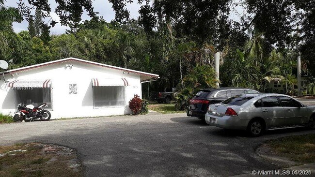 Foto del edificio - 3120 SW 15th Ave