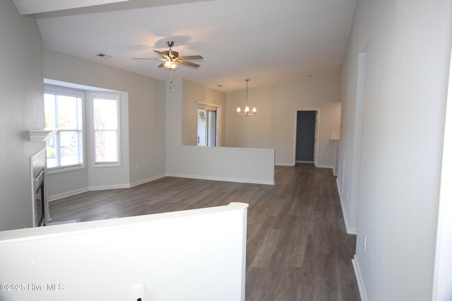 Building Photo - 4142 Breezewood Dr