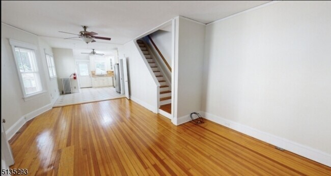 Foto del edificio - 40 Dunnell Rd