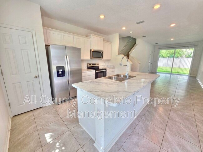 Foto del edificio - 8377 Retrograde Rd