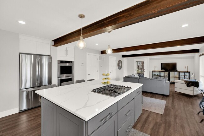 Building Photo - 2578 Dimple Dell Rd