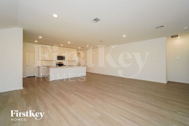 Building Photo - 10639 Erinita Way