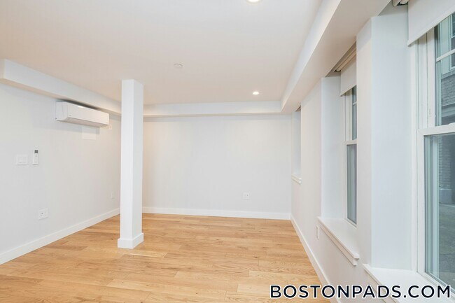 Foto del edificio - 288 Chestnut Hill Ave