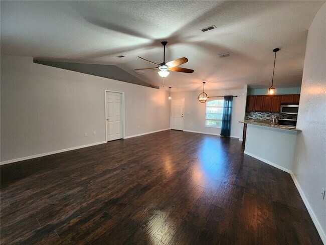 Building Photo - 8380 Colma St