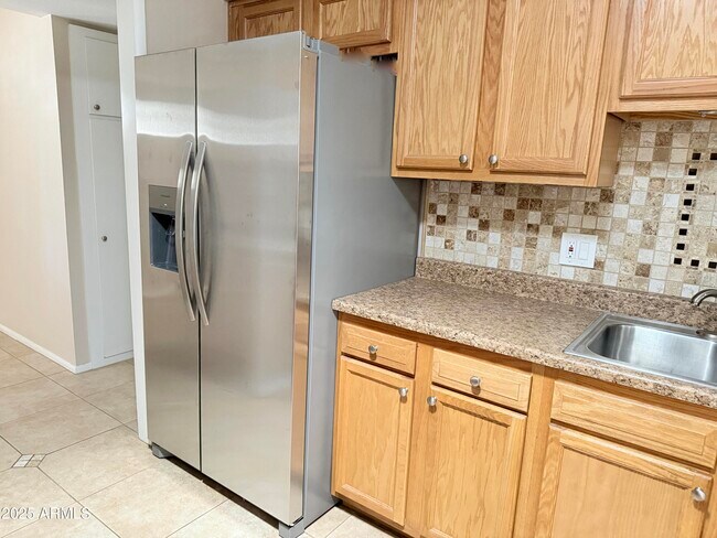 Foto del edificio - 12247 N Cherry Hills Dr W