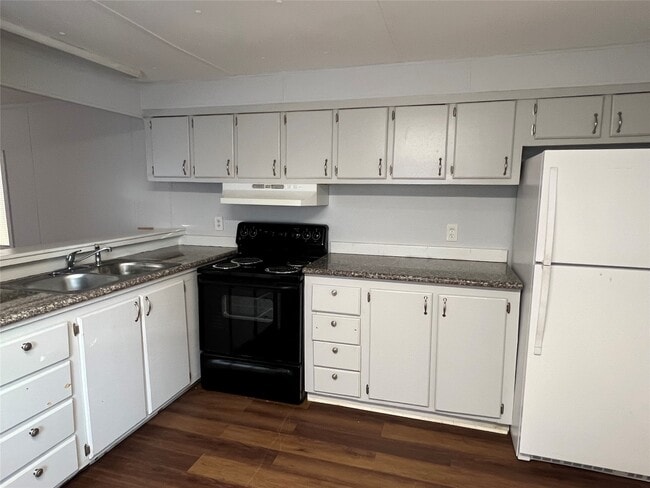 Building Photo - 13207 Captain Cir