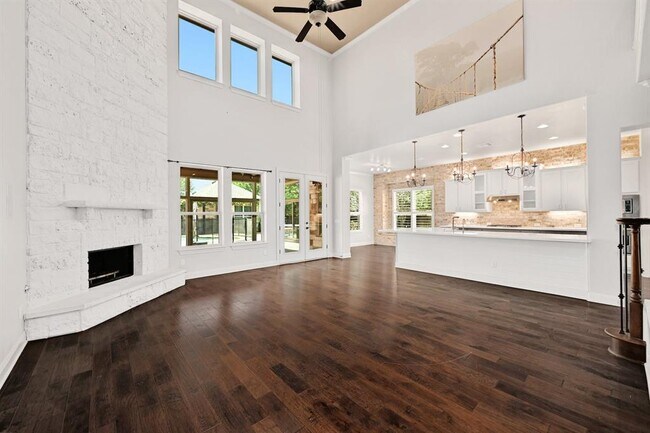 Building Photo - 1800 Camino Alemeda