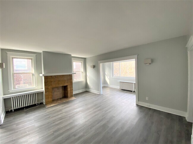 Building Photo - 5720 Beacon St