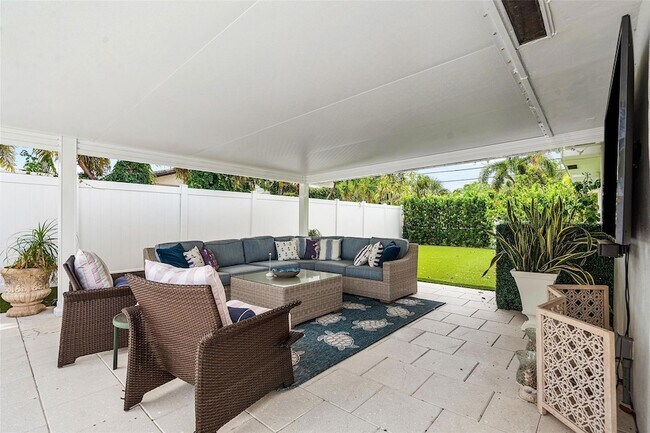 Building Photo - 4510 Bayview Dr