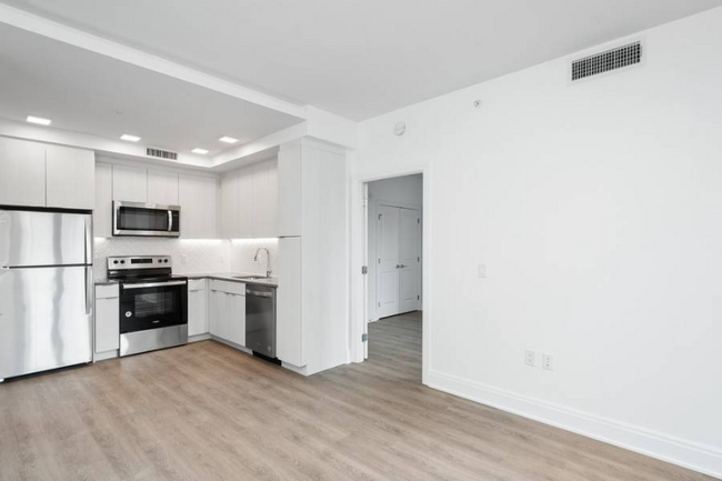 Foto del edificio - 600 4th St NW