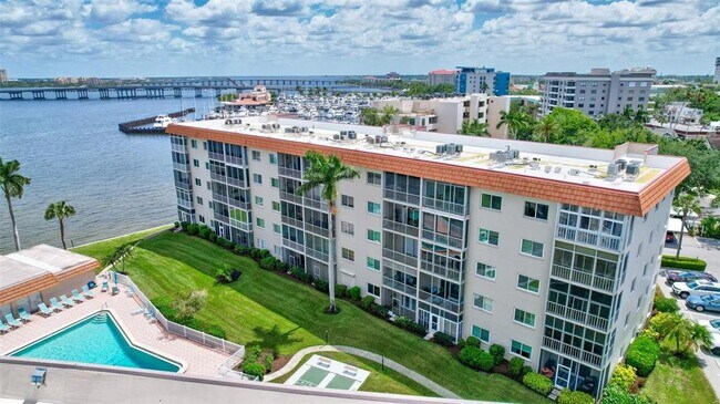 Foto del edificio - 1600 1st Ave W