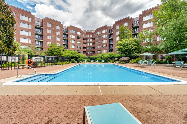 Building Photo - Devonshire Place Apartments